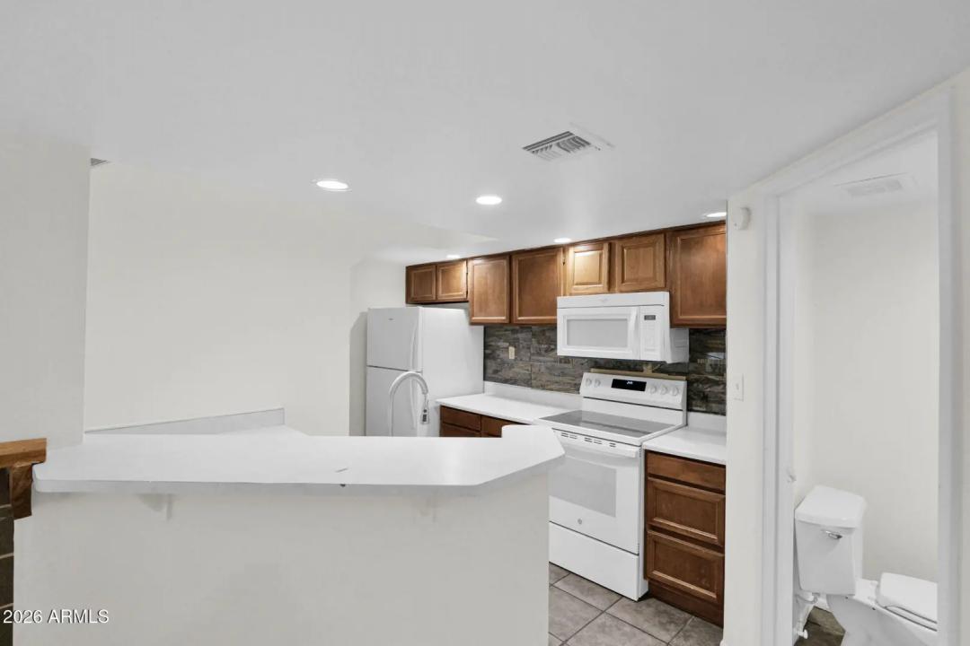 Real Estate Picture 6
