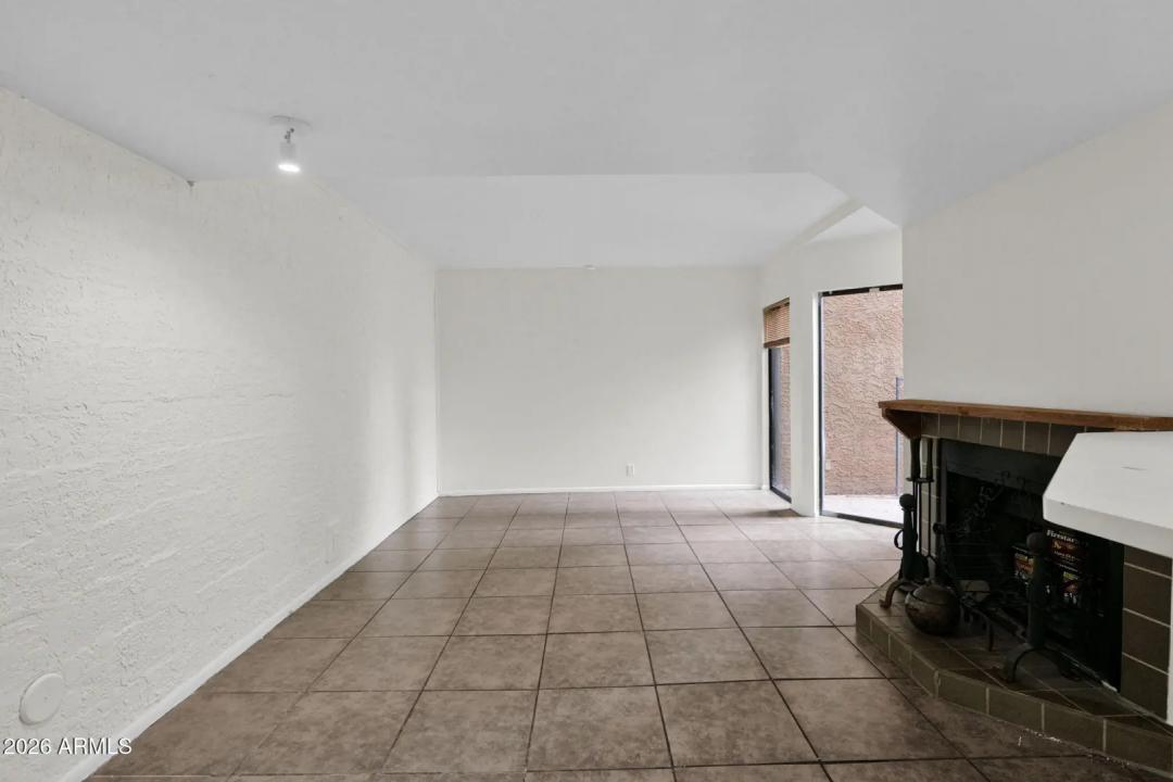 Real Estate Picture 12