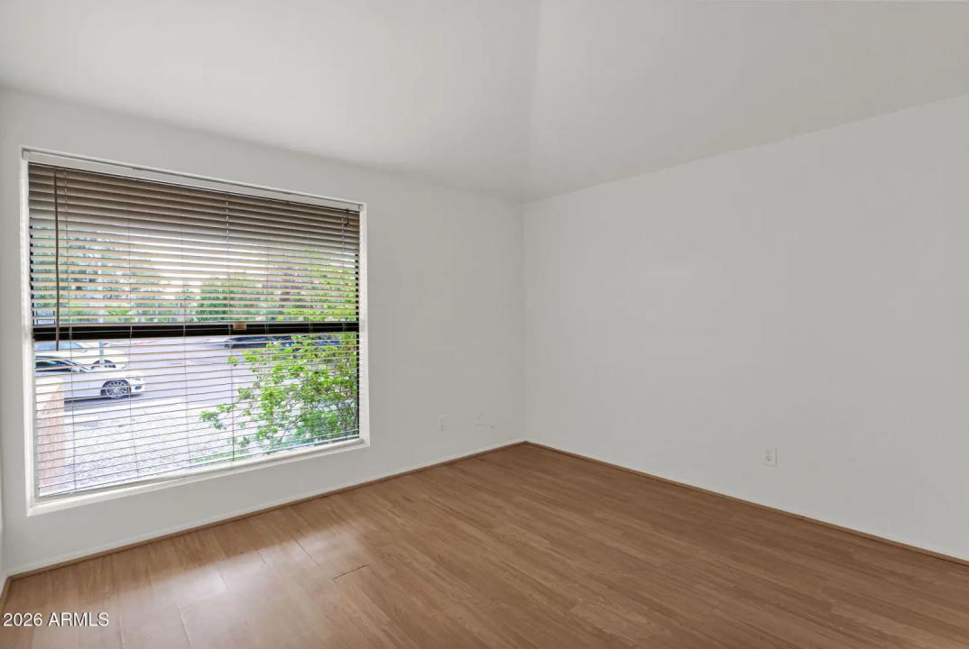 Real Estate Picture 16
