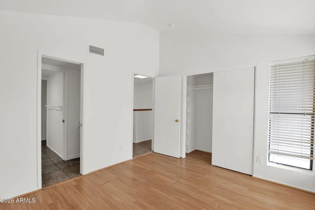 Real Estate Picture 17