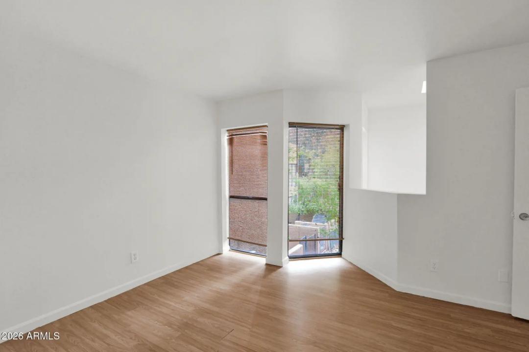 Real Estate Picture 23