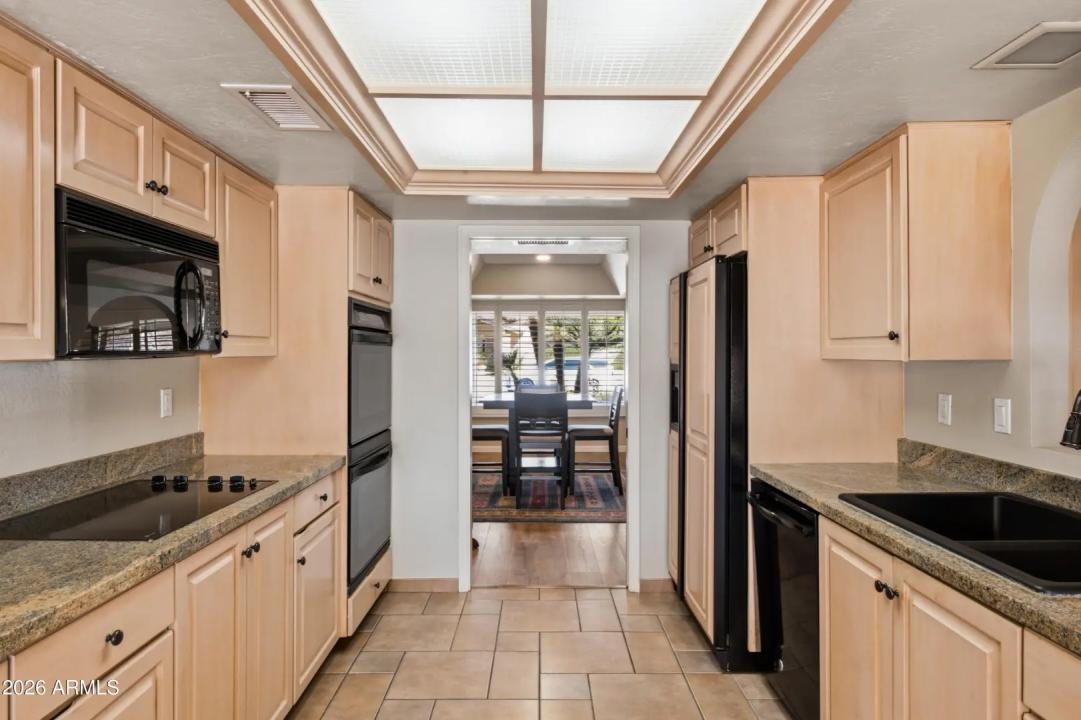 Real Estate Picture 11