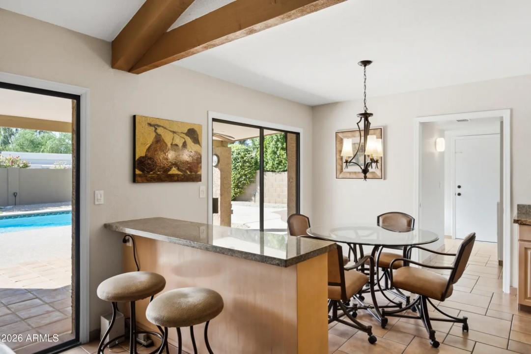 Real Estate Picture 14