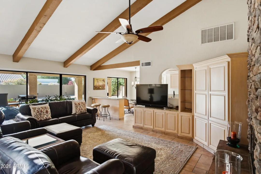 Real Estate Picture 16
