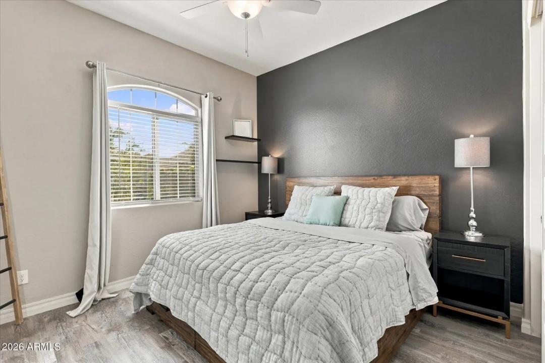Real Estate Picture 13