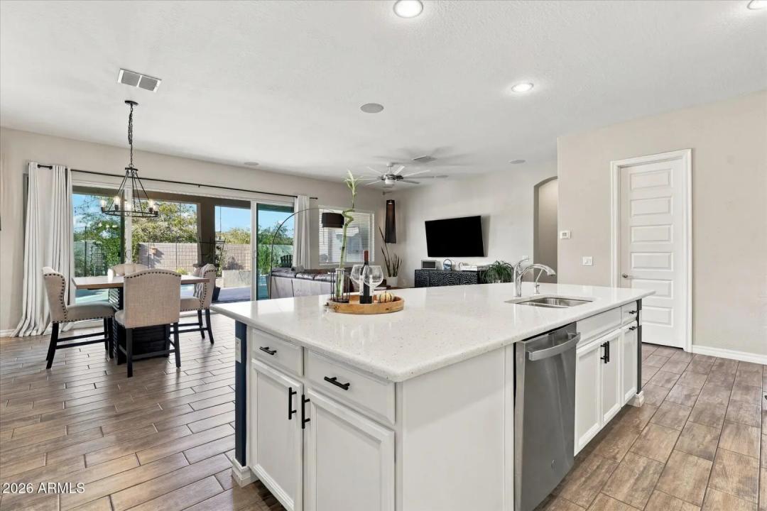 Real Estate Picture 5