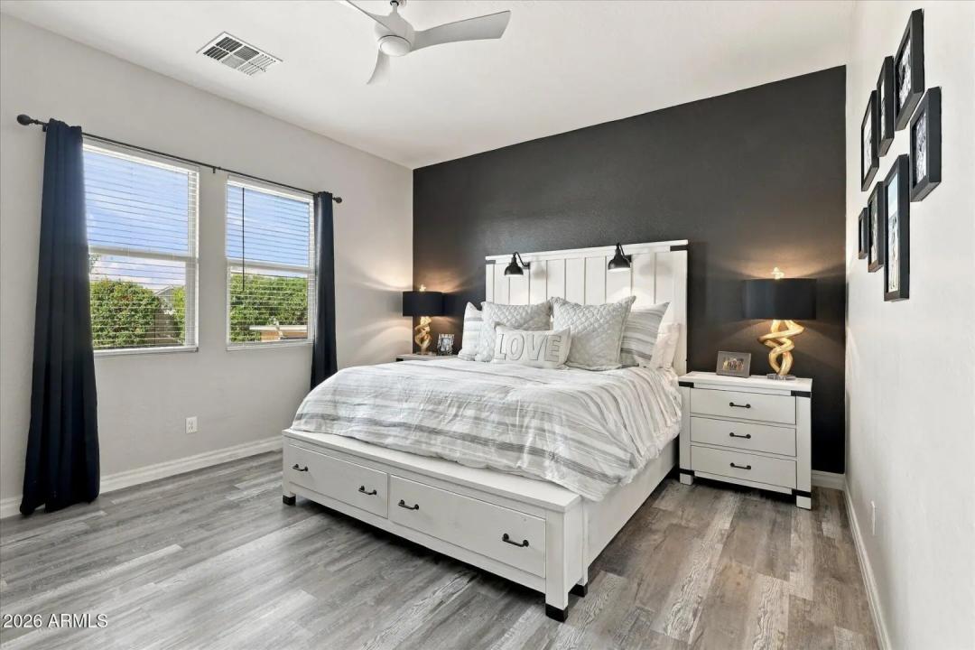 Real Estate Picture 9