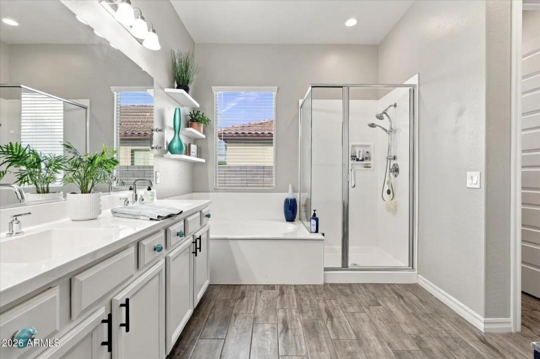 Real Estate Picture 11