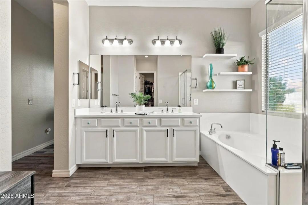 Real Estate Picture 10