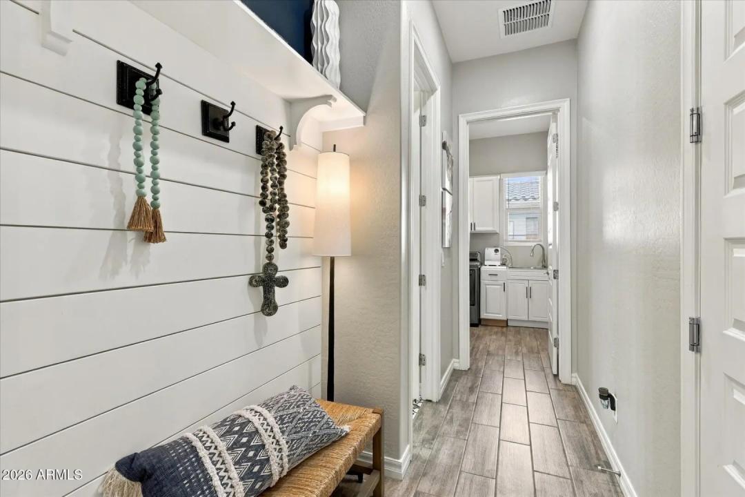 Real Estate Picture 14