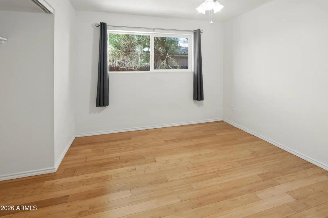 Real Estate Picture 7