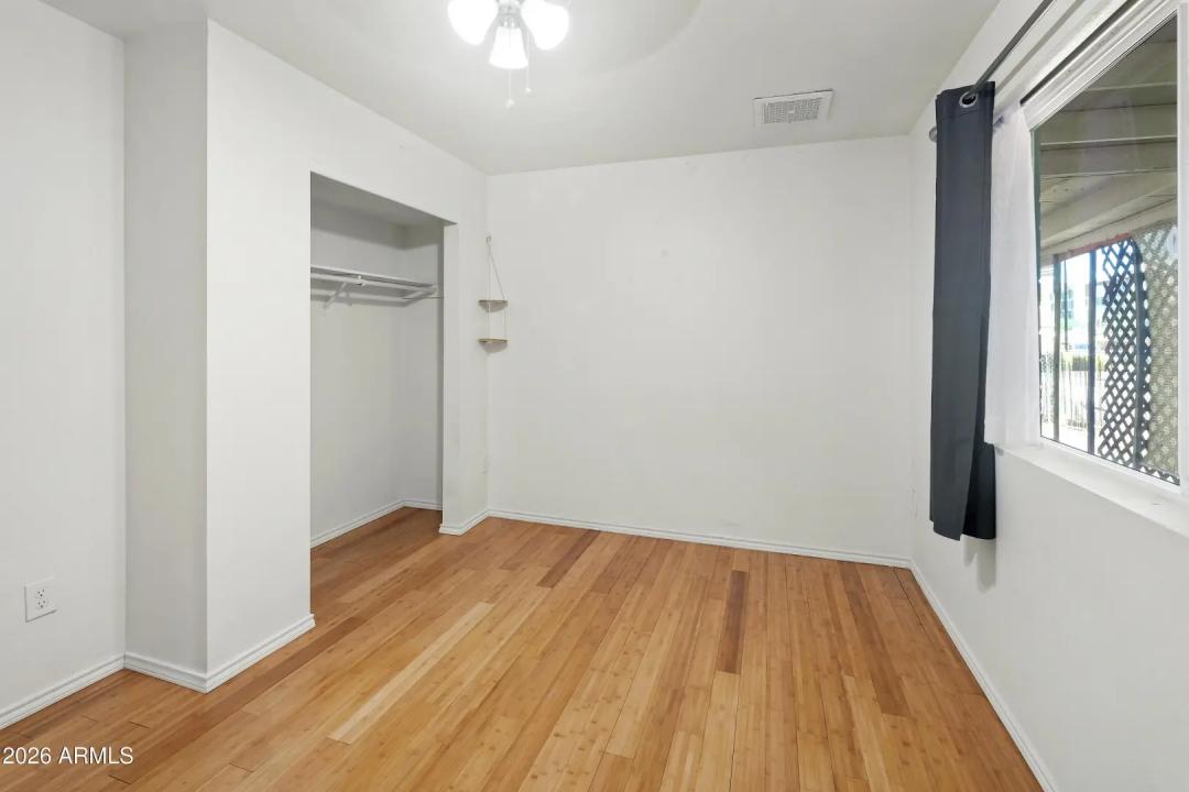 Real Estate Picture 10