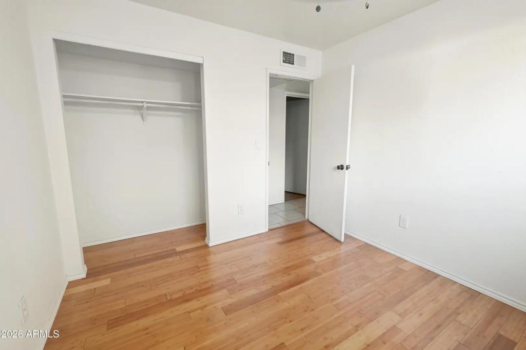 Real Estate Picture 12
