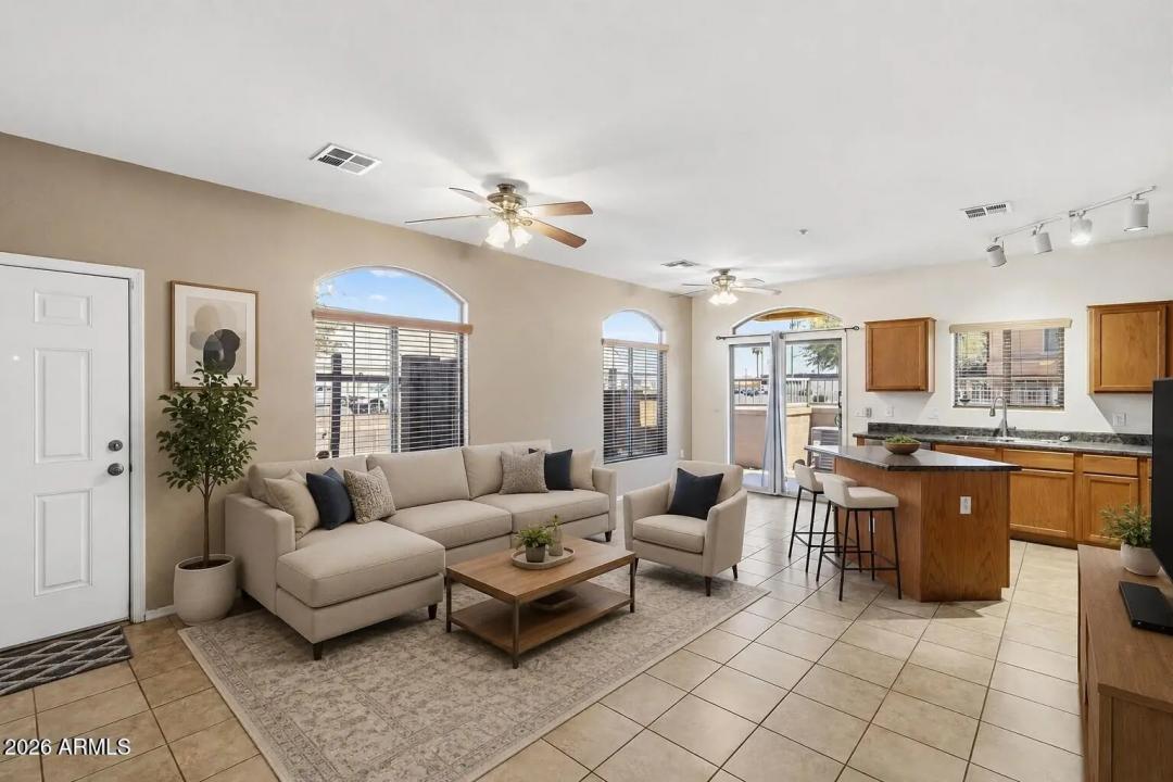 Real Estate Picture 4