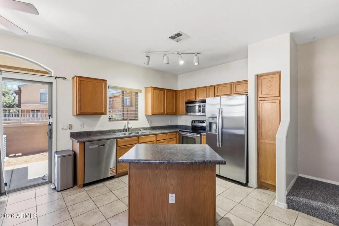 Real Estate Picture 6