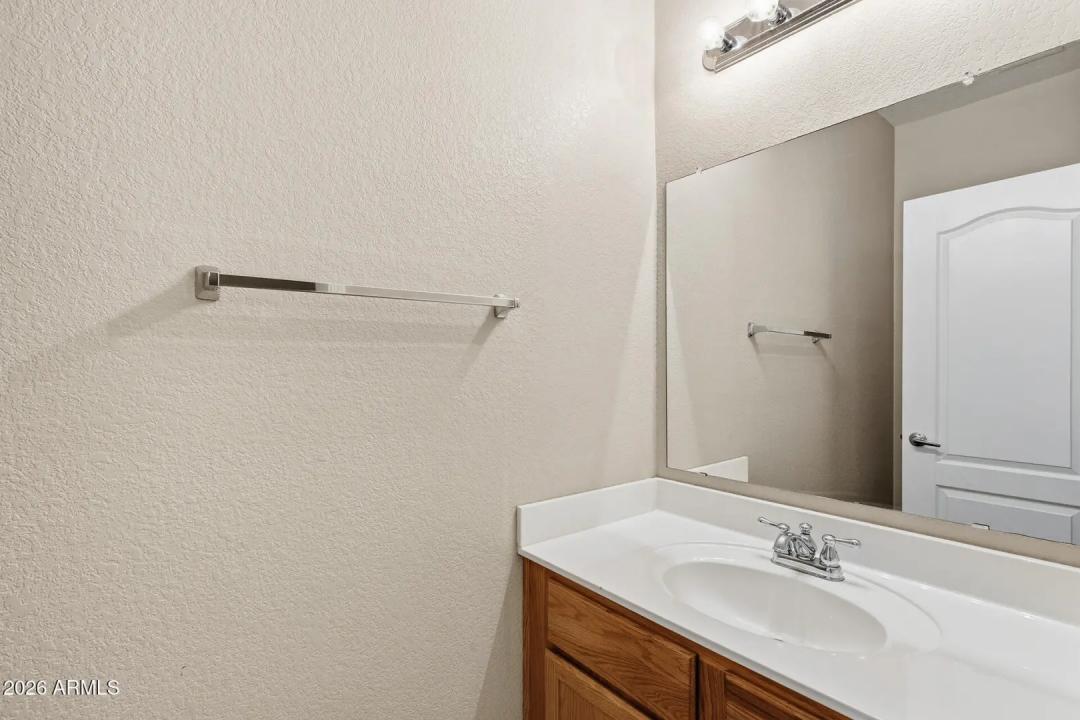 Real Estate Picture 12