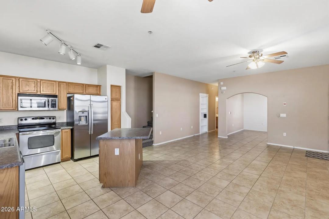 Real Estate Picture 9