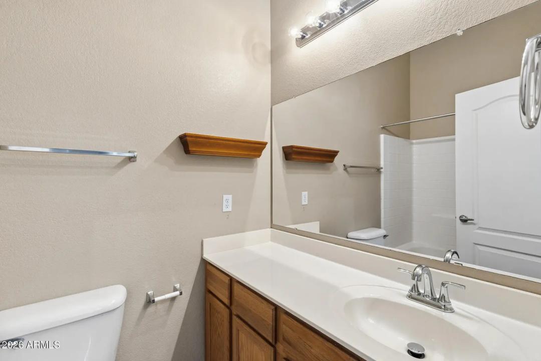 Real Estate Picture 24