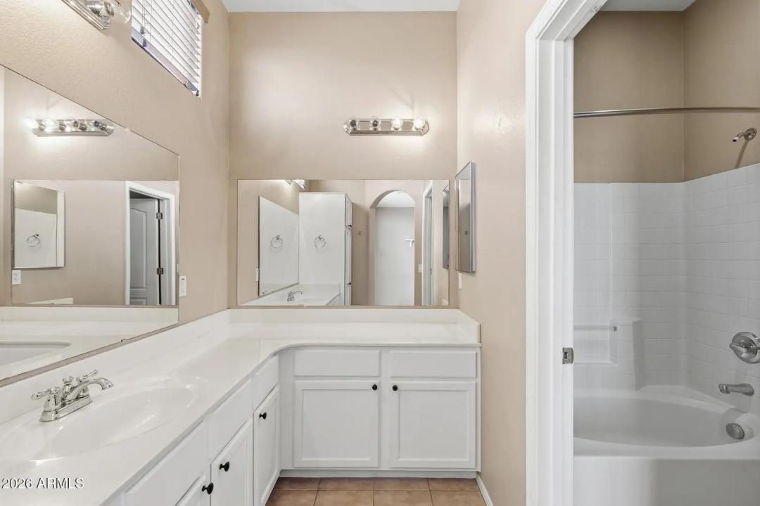 Real Estate Picture 18