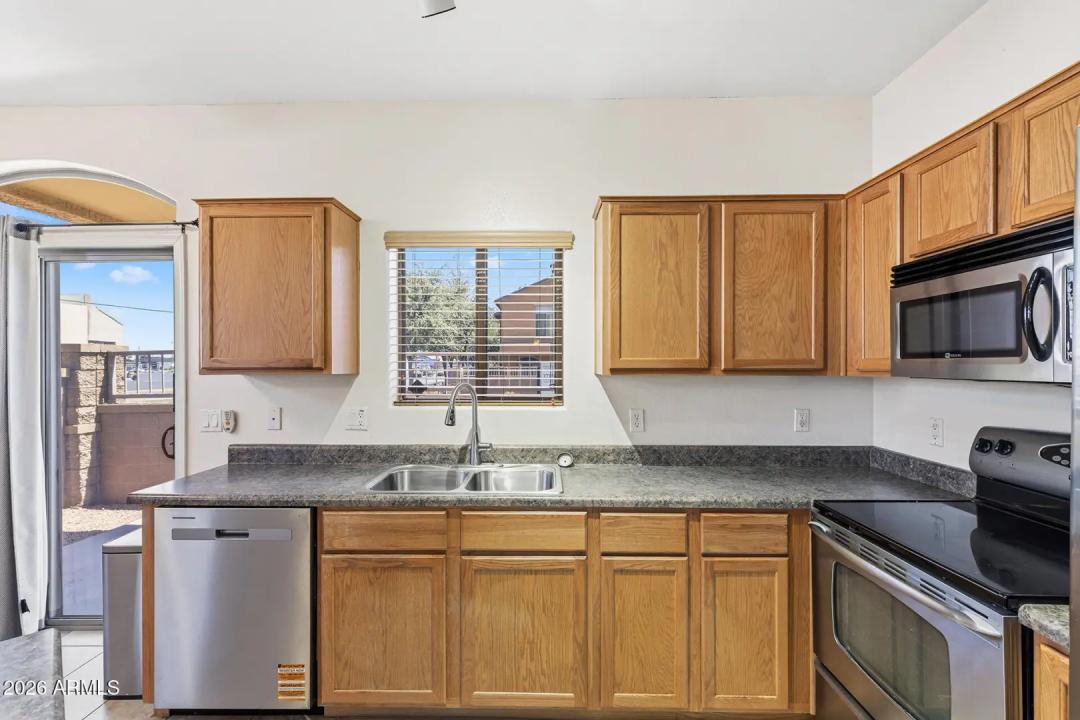 Real Estate Picture 8
