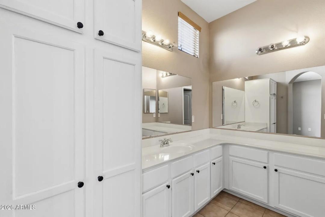 Real Estate Picture 19