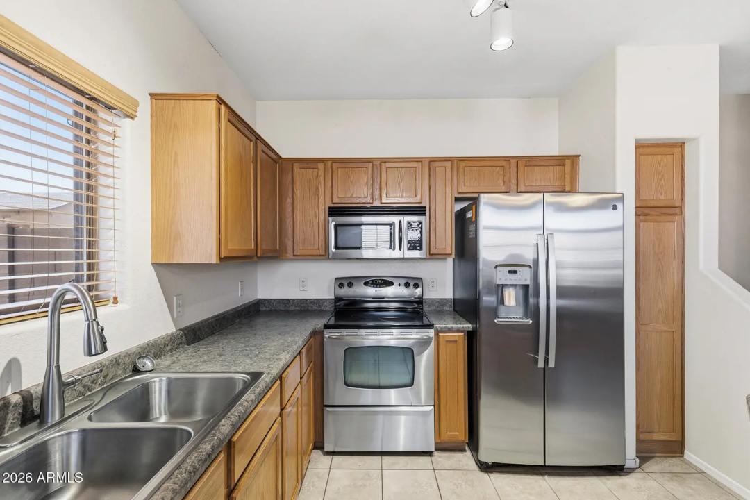 Real Estate Picture 7