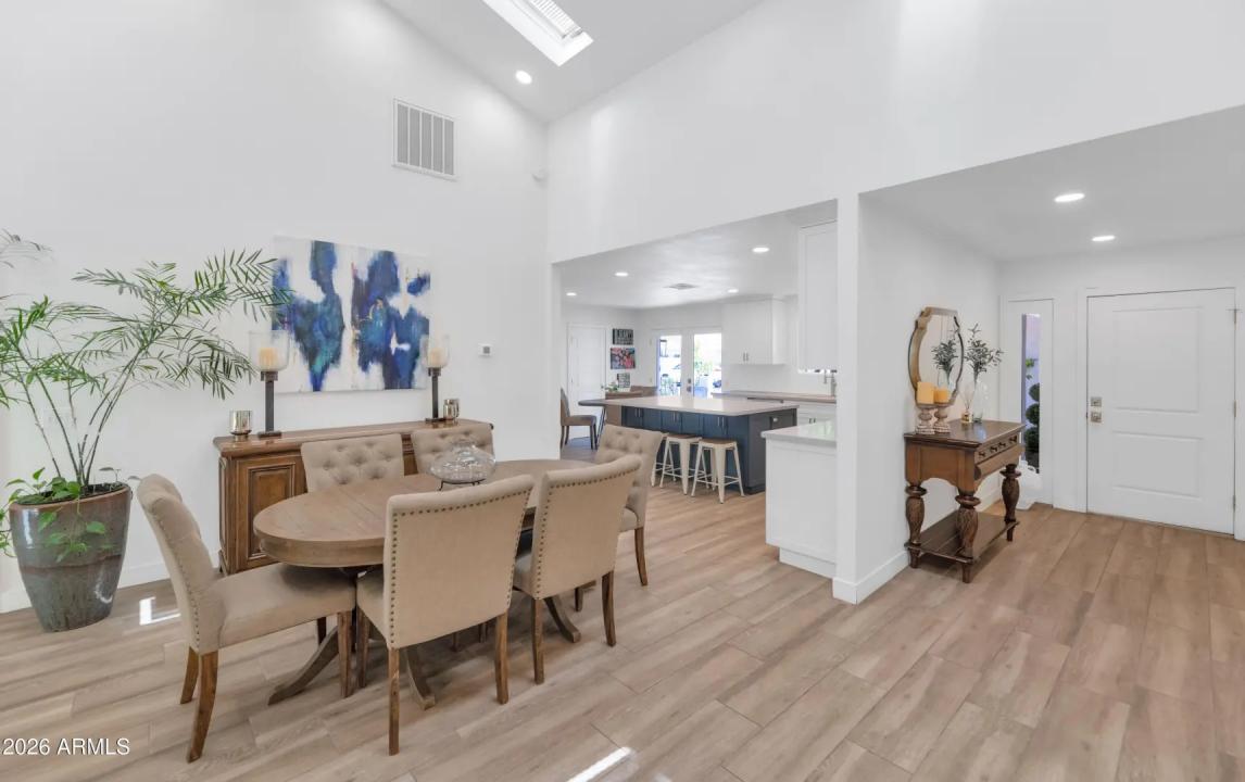 Real Estate Picture 5