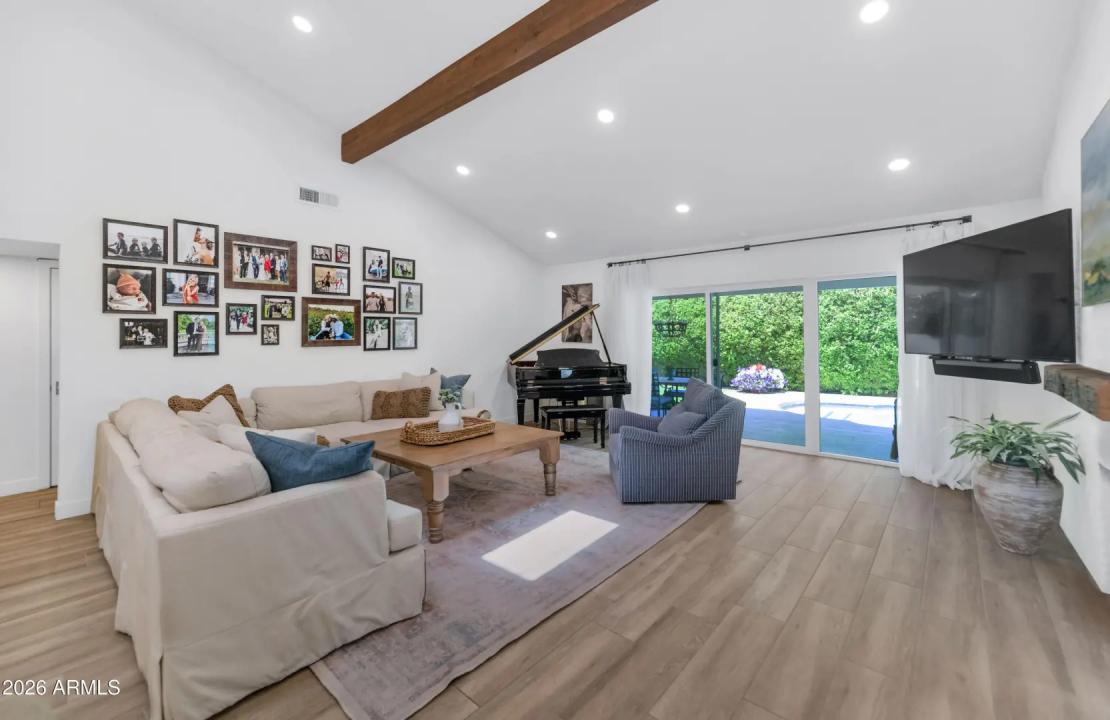 Real Estate Picture 6