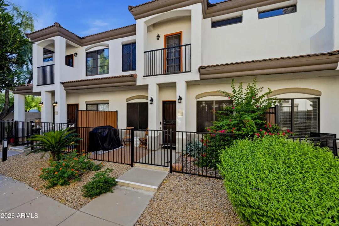 Real Estate Picture 3