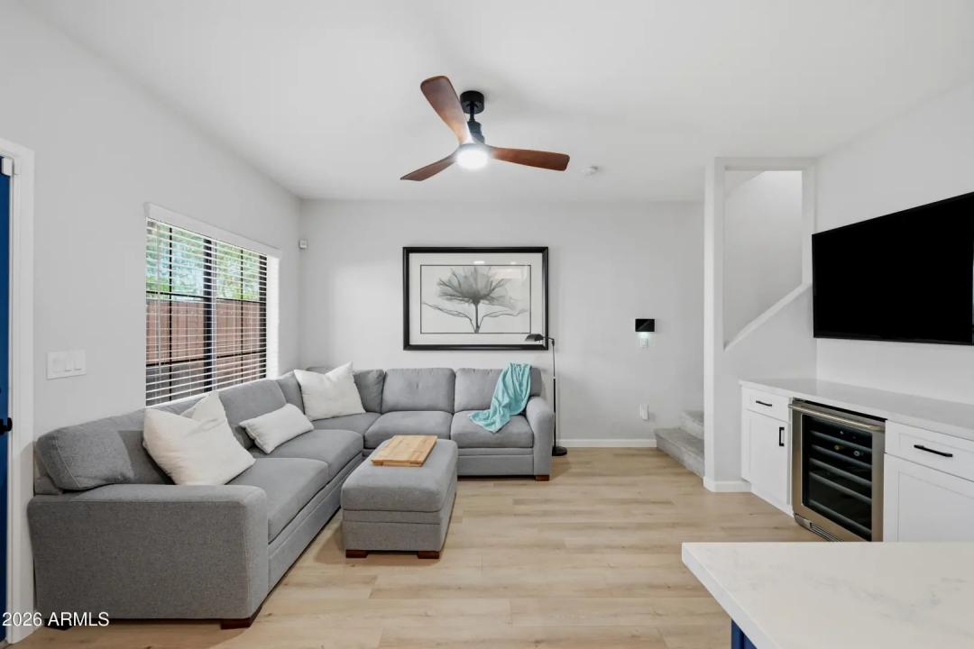 Real Estate Picture 7
