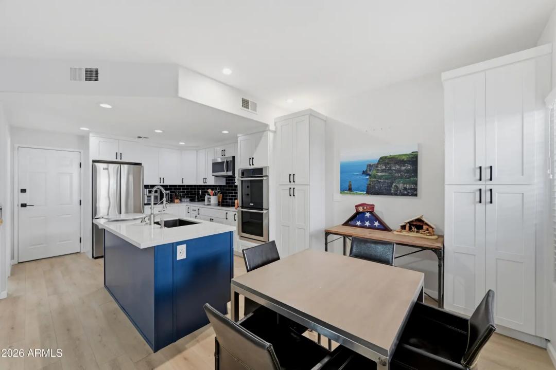 Real Estate Picture 8