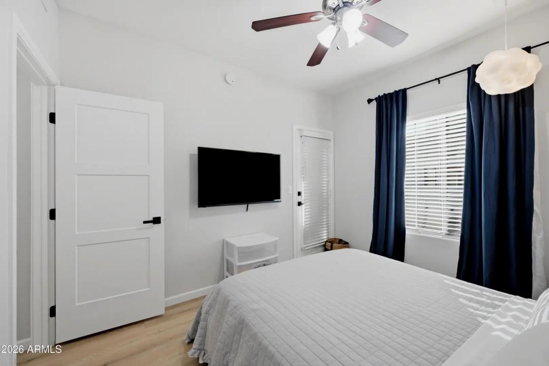 Real Estate Picture 16