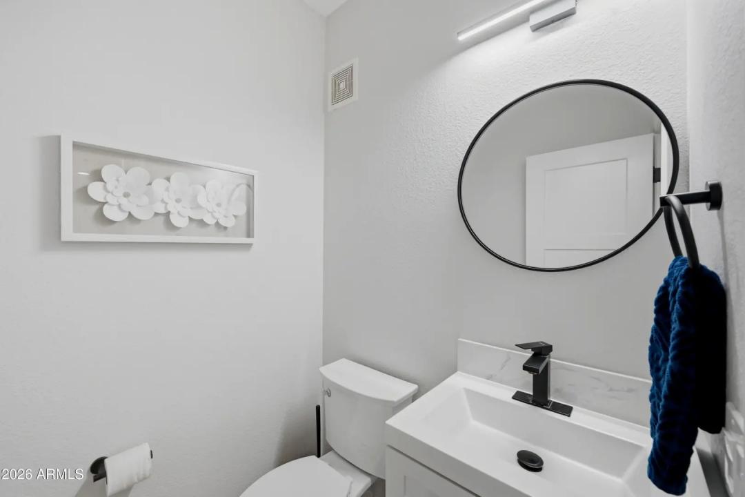 Real Estate Picture 18