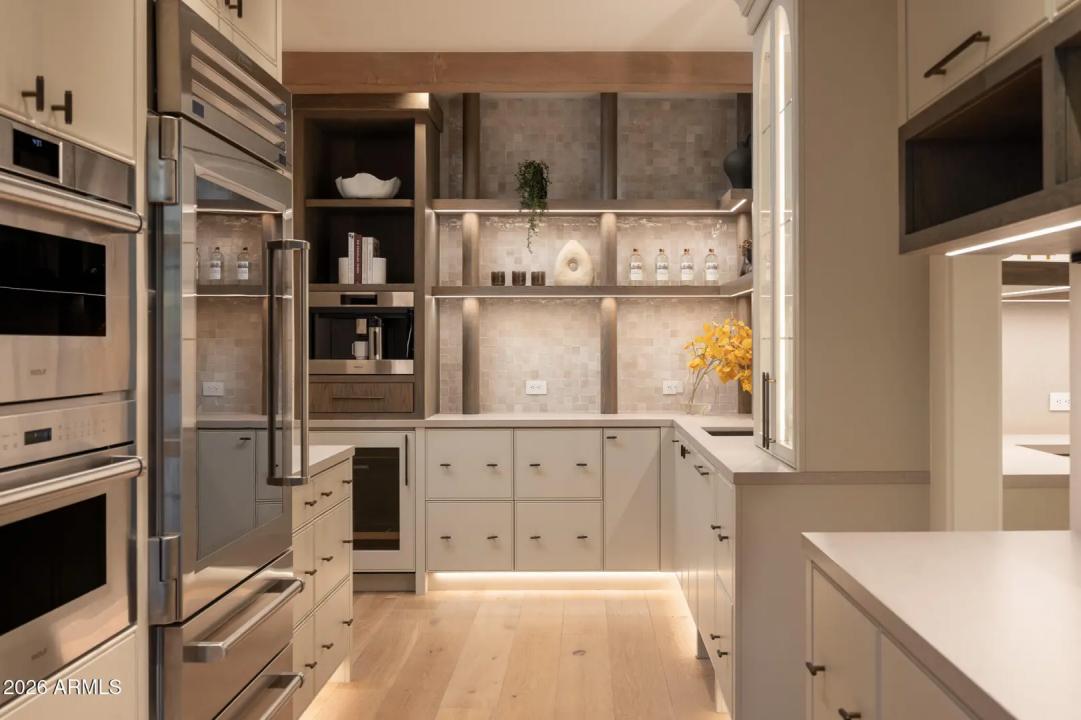 Real Estate Picture 13