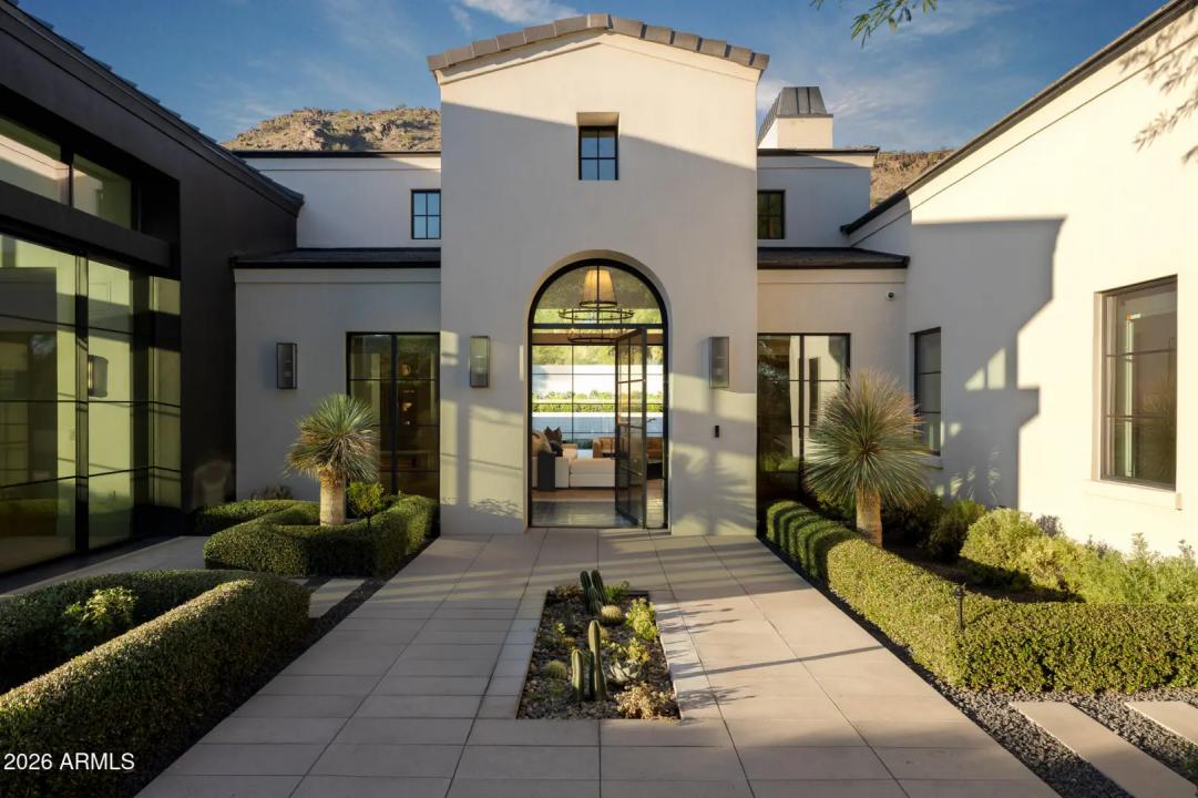 Real Estate Picture 3