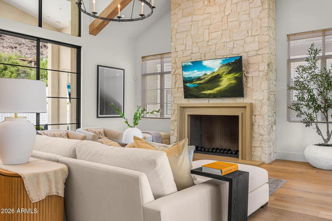 Real Estate Picture 5