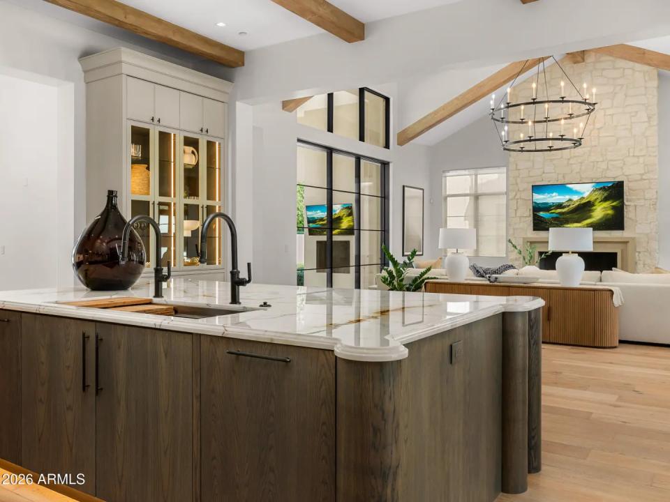 Real Estate Picture 7