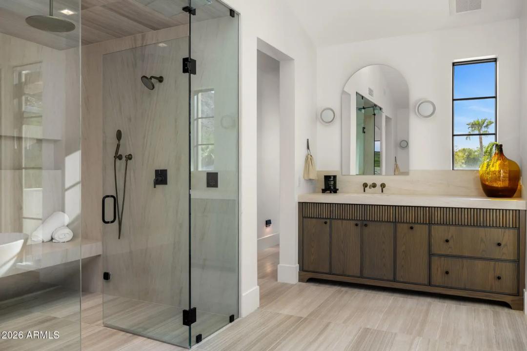 Real Estate Picture 24