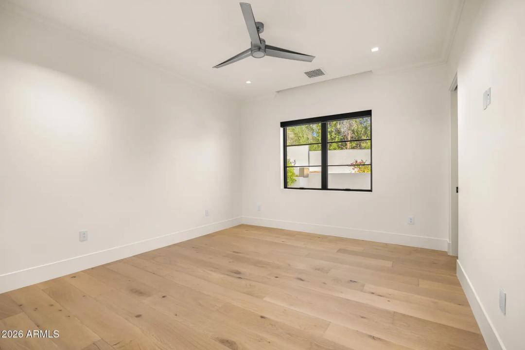 Real Estate Picture 36