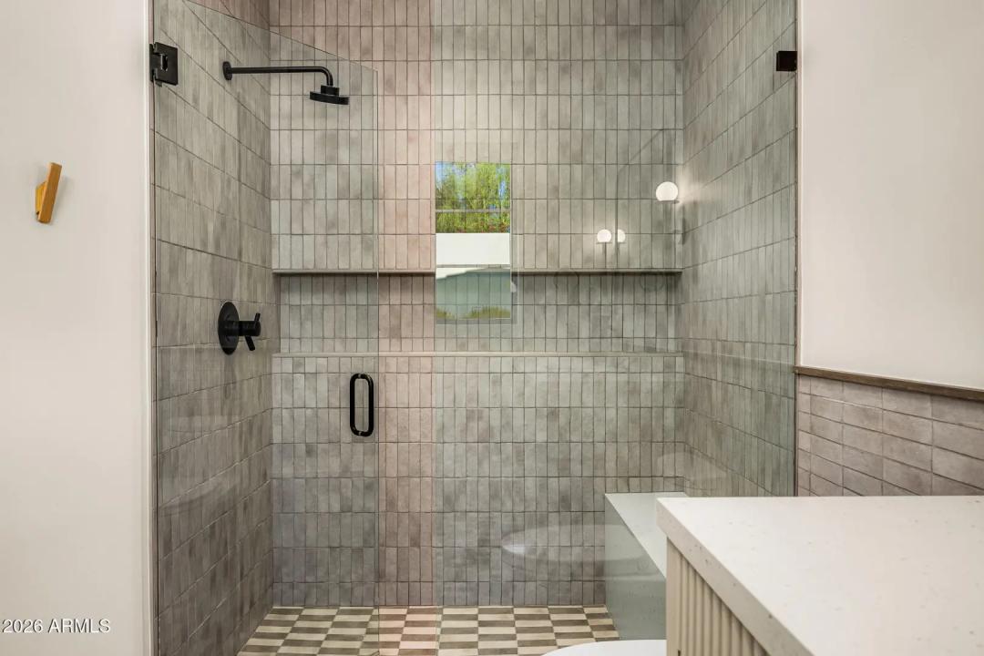 Real Estate Picture 40
