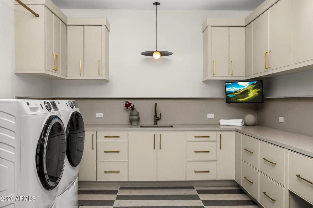 Real Estate Picture 42