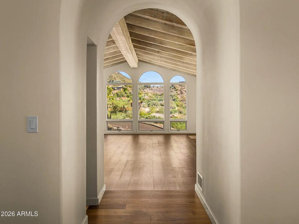 Real Estate Picture 5