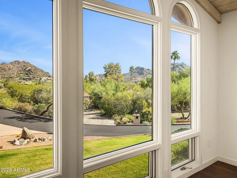 Real Estate Picture 9