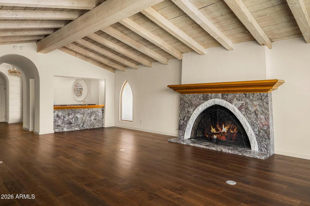 Real Estate Picture 10
