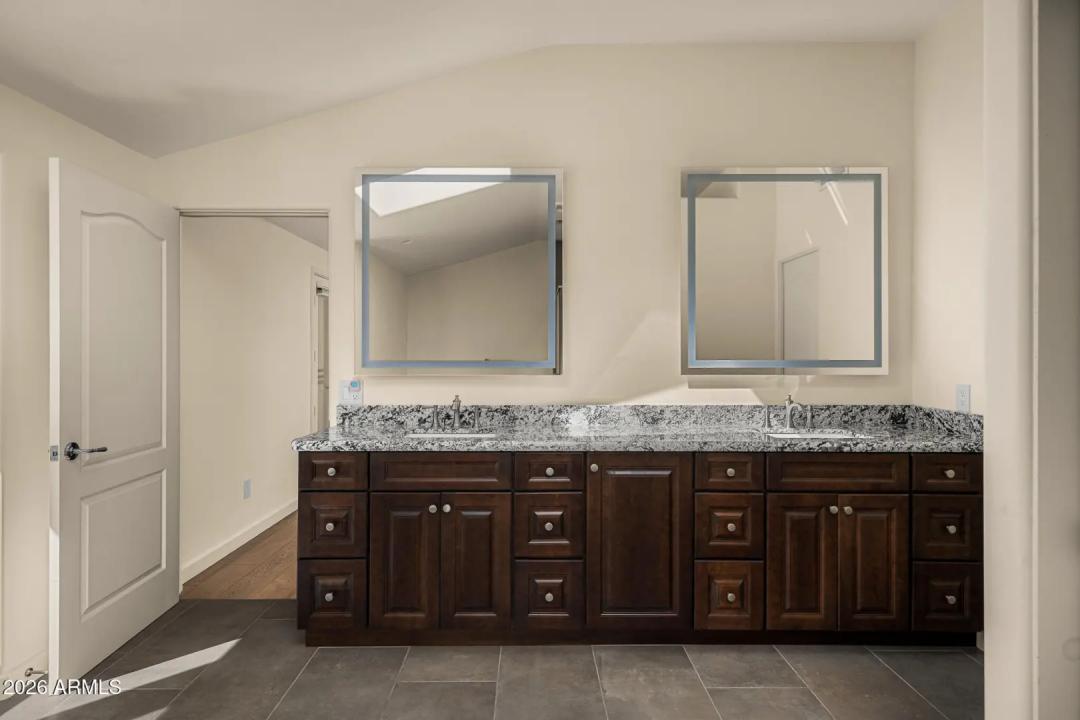 Real Estate Picture 15
