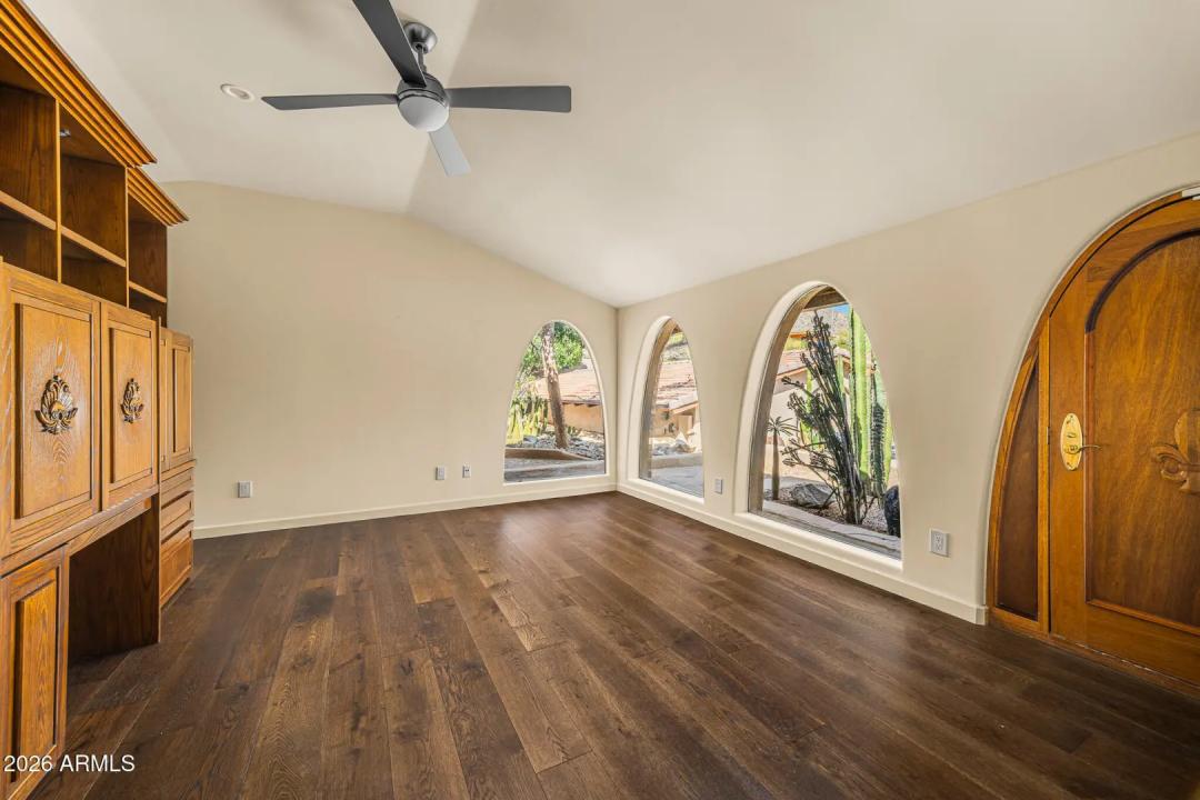 Real Estate Picture 17