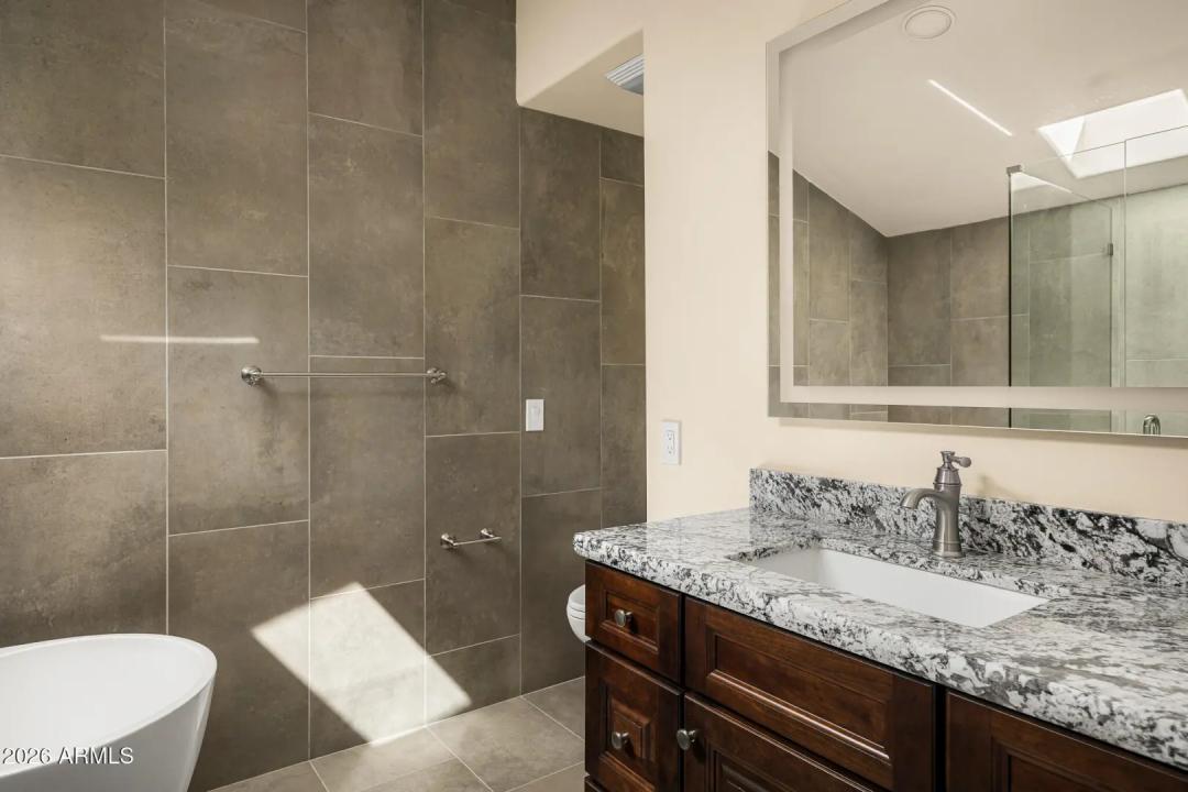 Real Estate Picture 23