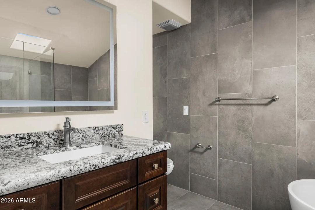 Real Estate Picture 21