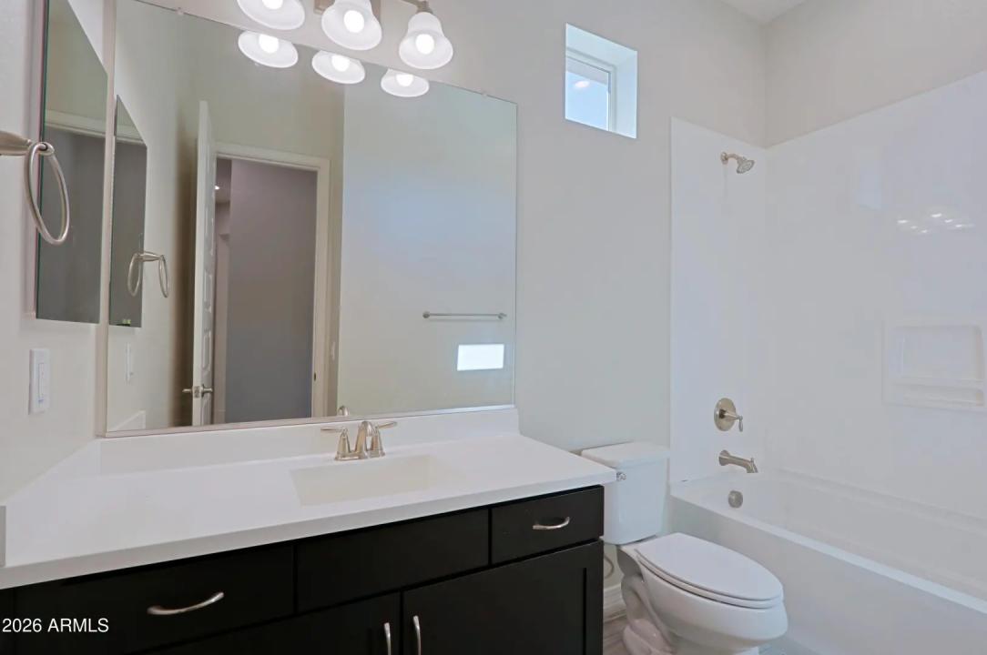 Real Estate Picture 34