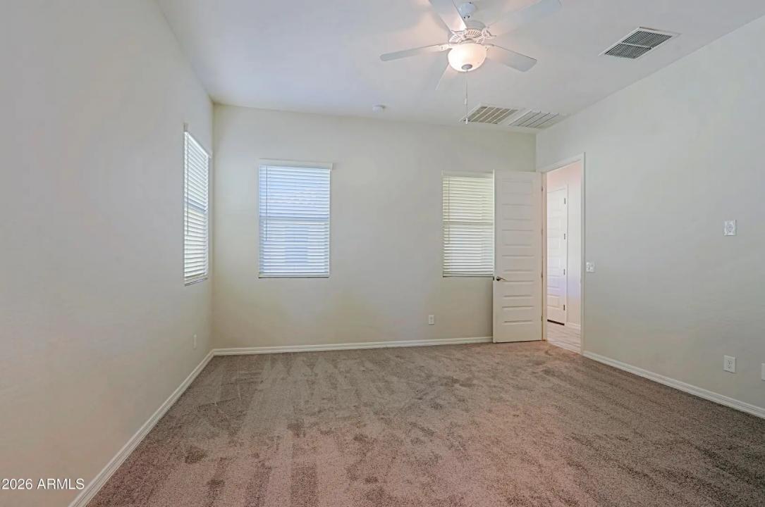 Real Estate Picture 30